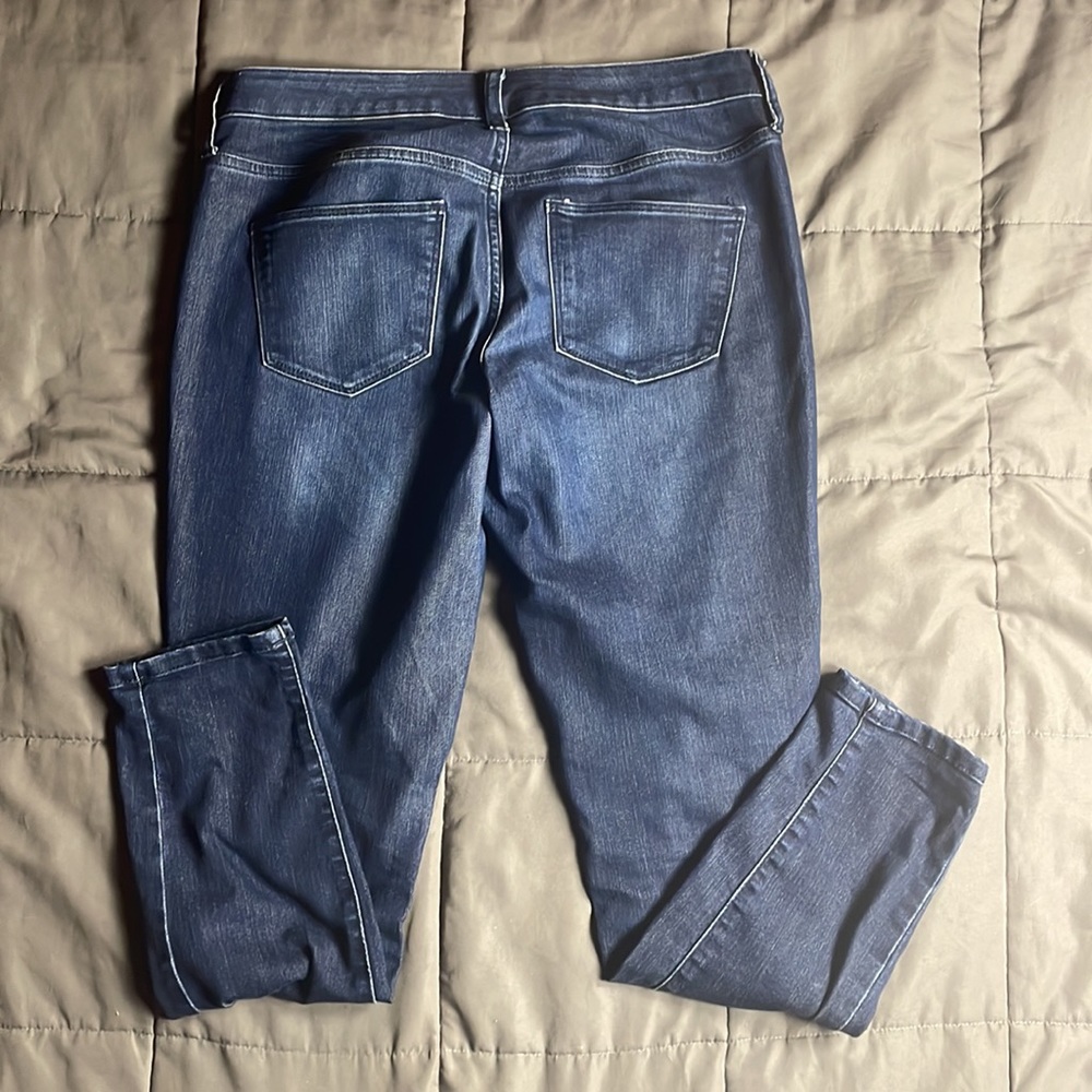 Universal Thread Mid Rise Jeans - Picture 3 of 3